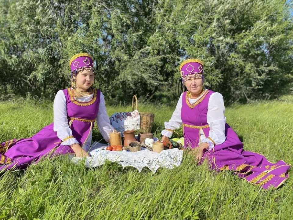 ТОС “Низовское”. 13 августа участие lll Международном фотоконкурсе «Мама и дети в национальных костюмах»