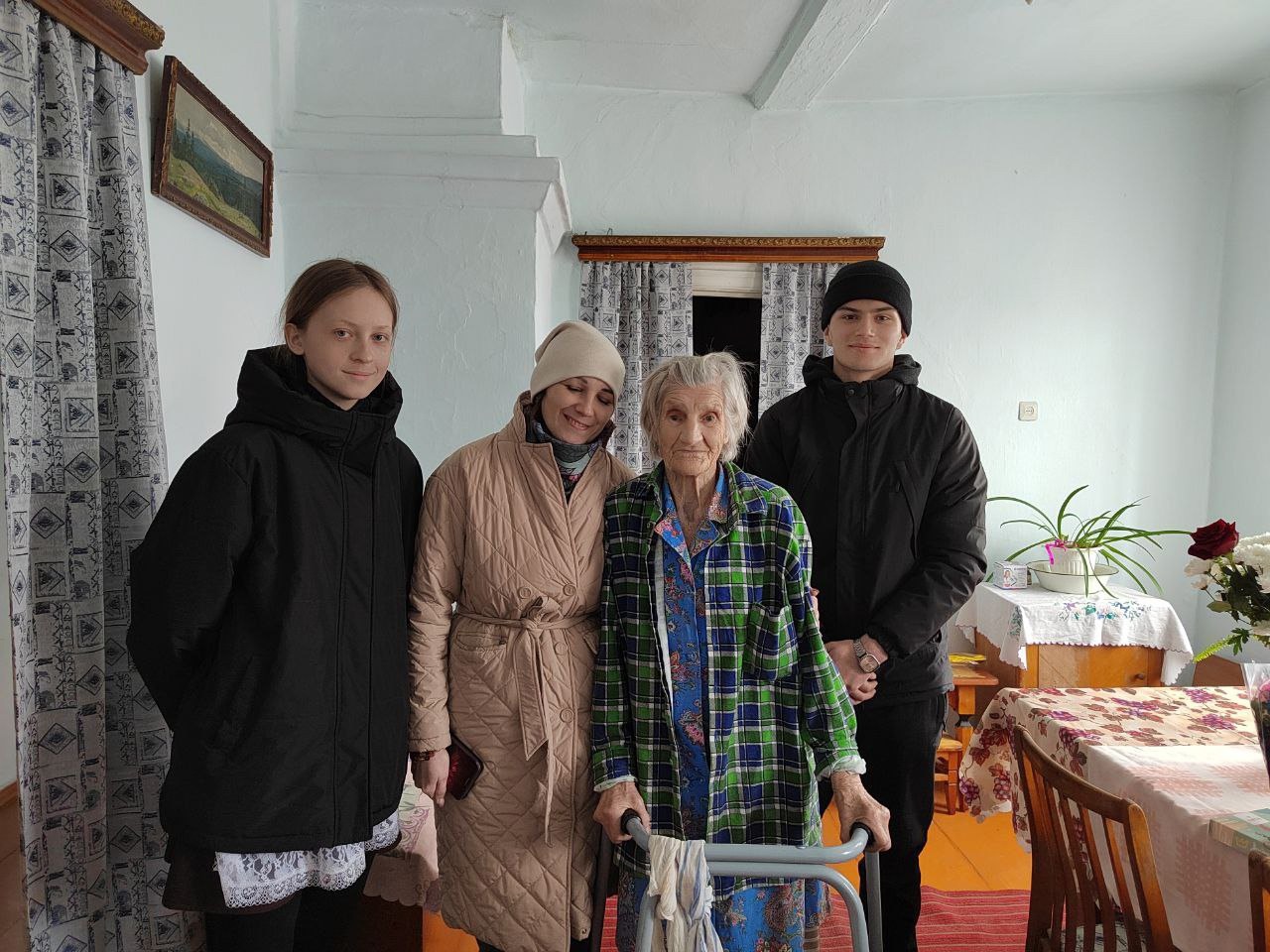 ТОС “Новое поколение” поздравил с 93 -летием жительницу г.Бабушкин.