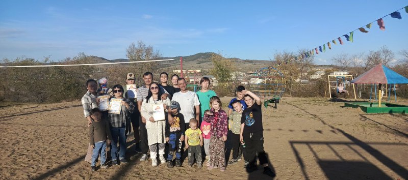 🚀 “Дворик детства” зажигает звезды: Семейные команды Кяхты покоряют “Человек идущий 2025”! 🏆