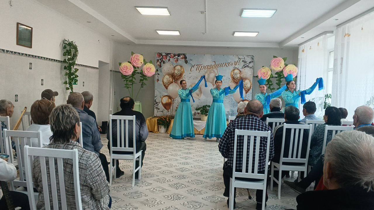 День пожилых людей