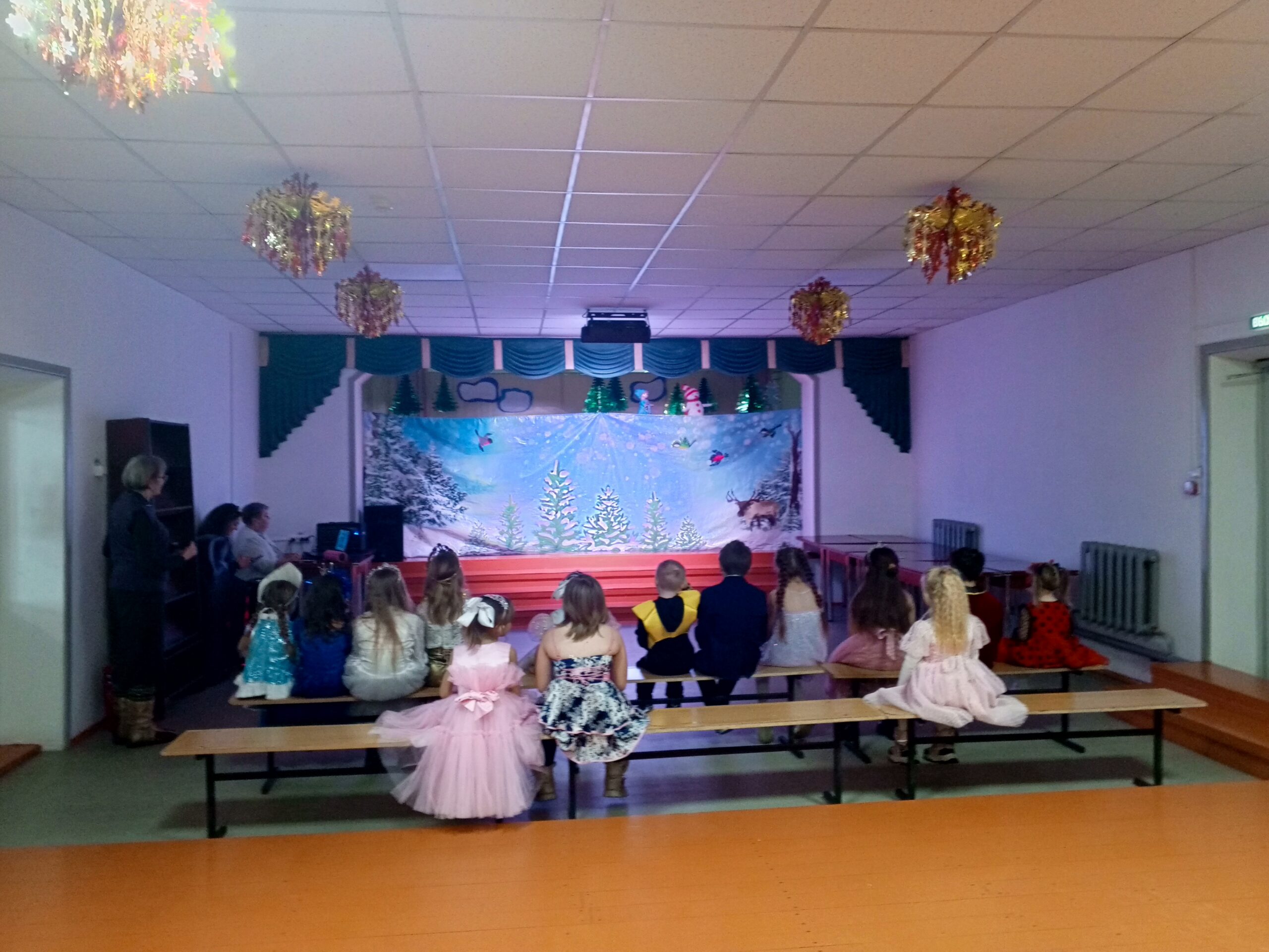 ТОС “Низовское” 25 декабря – Новогоднее кукольное представление для малышей «Приключения Хруста»