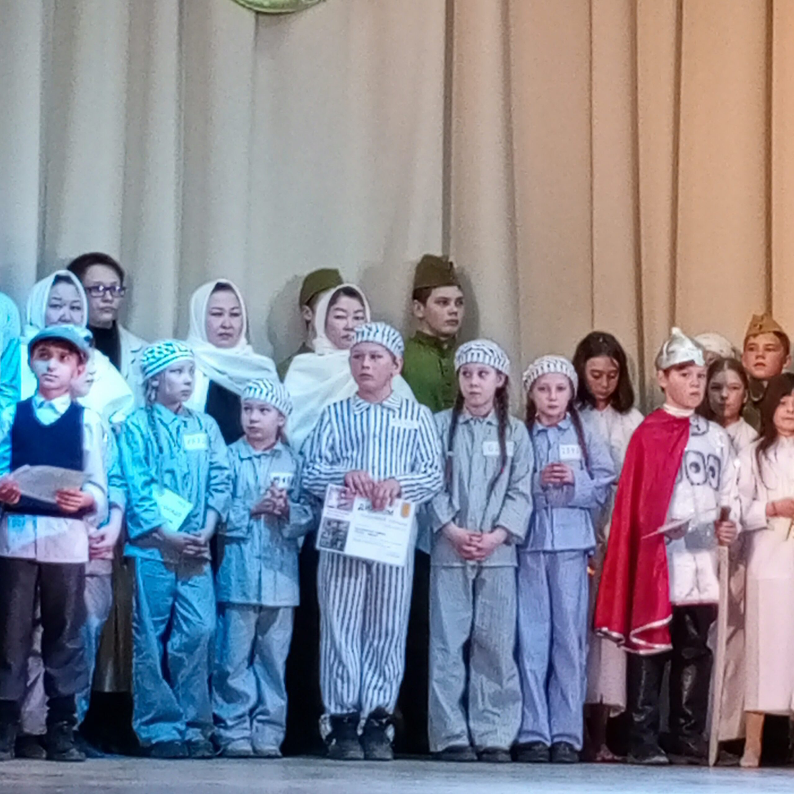 ТОС “Низовское” 19 марта -Участие театральной группы «Театр-мини» в Районном фестивале – конкурсе любительских театральных коллективов, посвященном 80- летию Победы в Великой Отечественной войне 1941-1945 гг. и Году защитника Отечества.