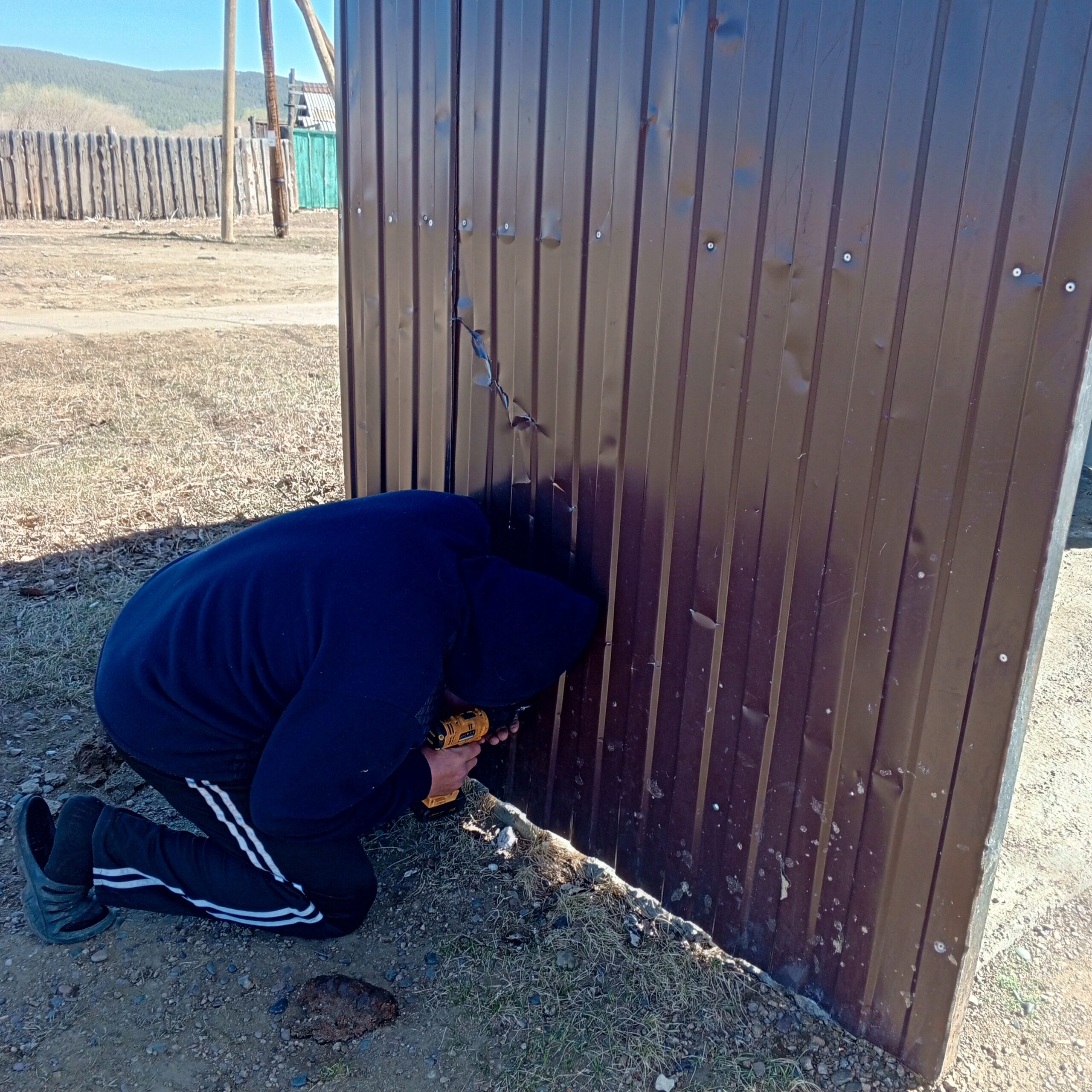 ТОС “Низовское” 17 апреля – Частичный ремонт автобусной остановки