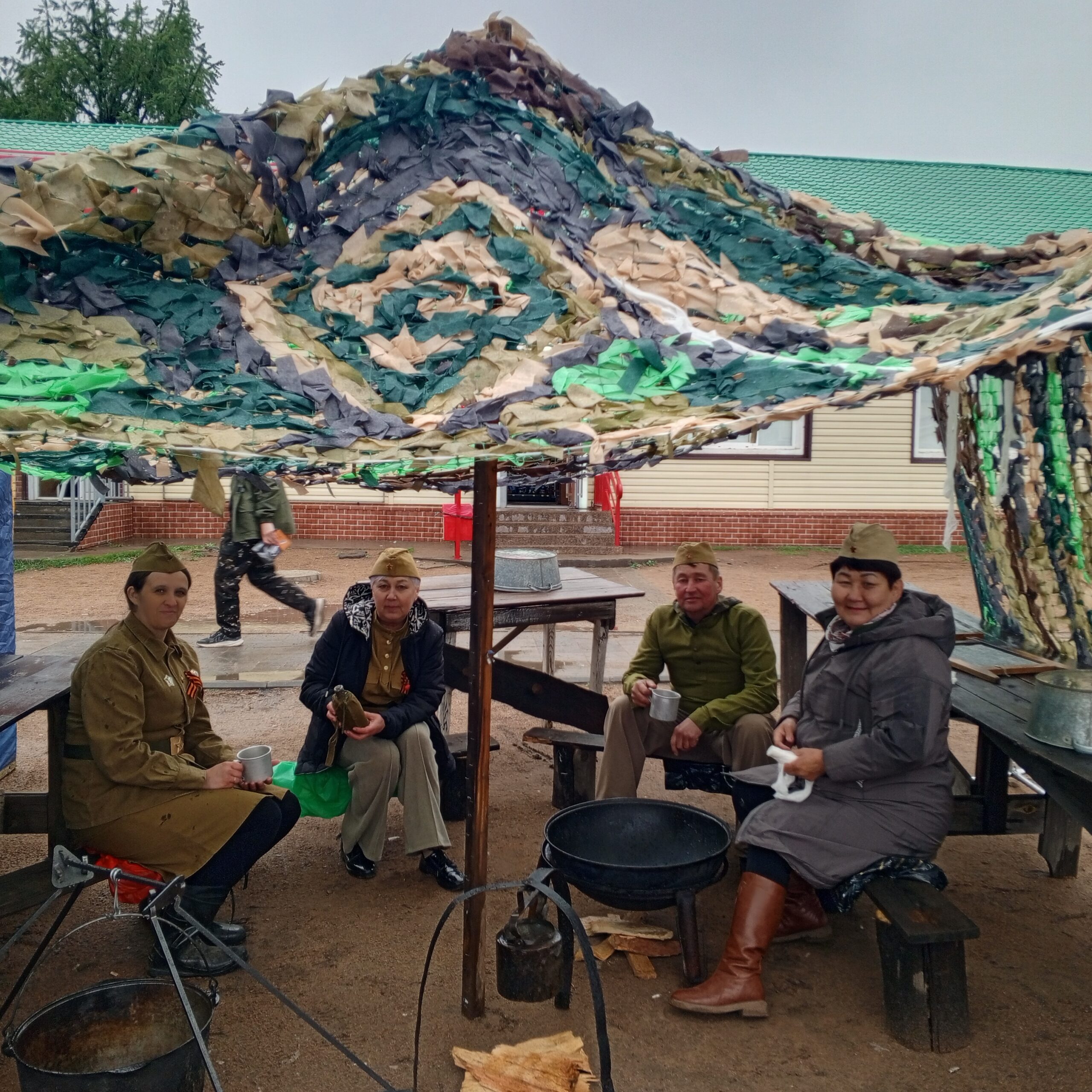 ТОС “Низовское” 28 мая –  Участие в Республиканском смотре-конкурсе народного творчества «АГУУ ИЛАЛТА – Великая Победа» в постановке «Детство, опалённое концлагерем».