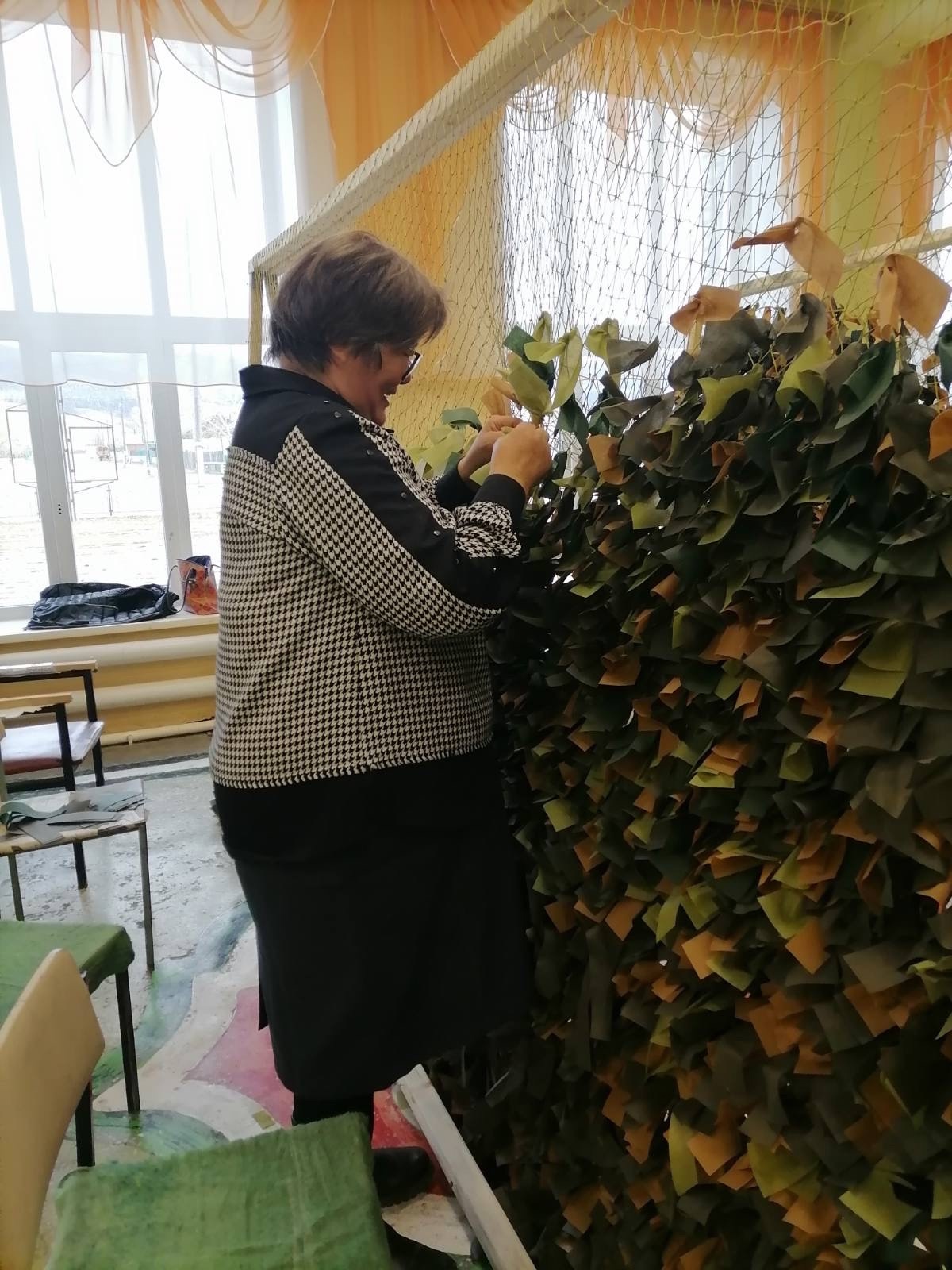 В ноябре 2024 г. Члены ТОС Ника» СП “Баянгольское Баргузинский район  закупили спандбонд для плетения маскировочных сетей.После чего члены ТОС Ника, жители у.Баянгол школьники Баянгольской средней школы приняли участие в плетении маскировочных сетей для военнослужащих, находящихся в зоне СВО