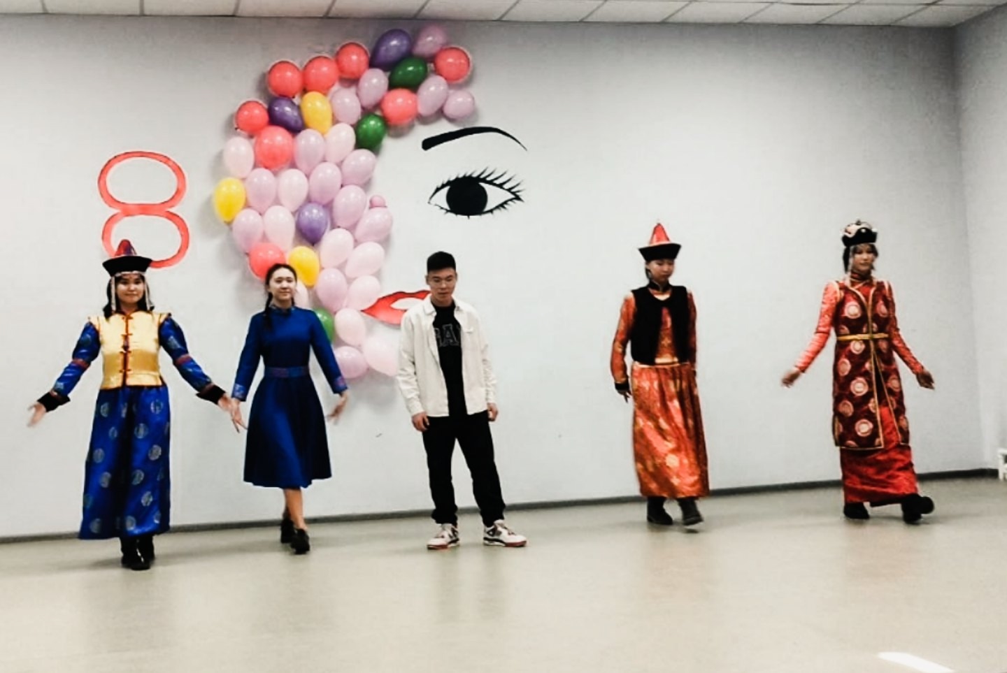 Праздничный концерт 8 Марта – Международный женский день.