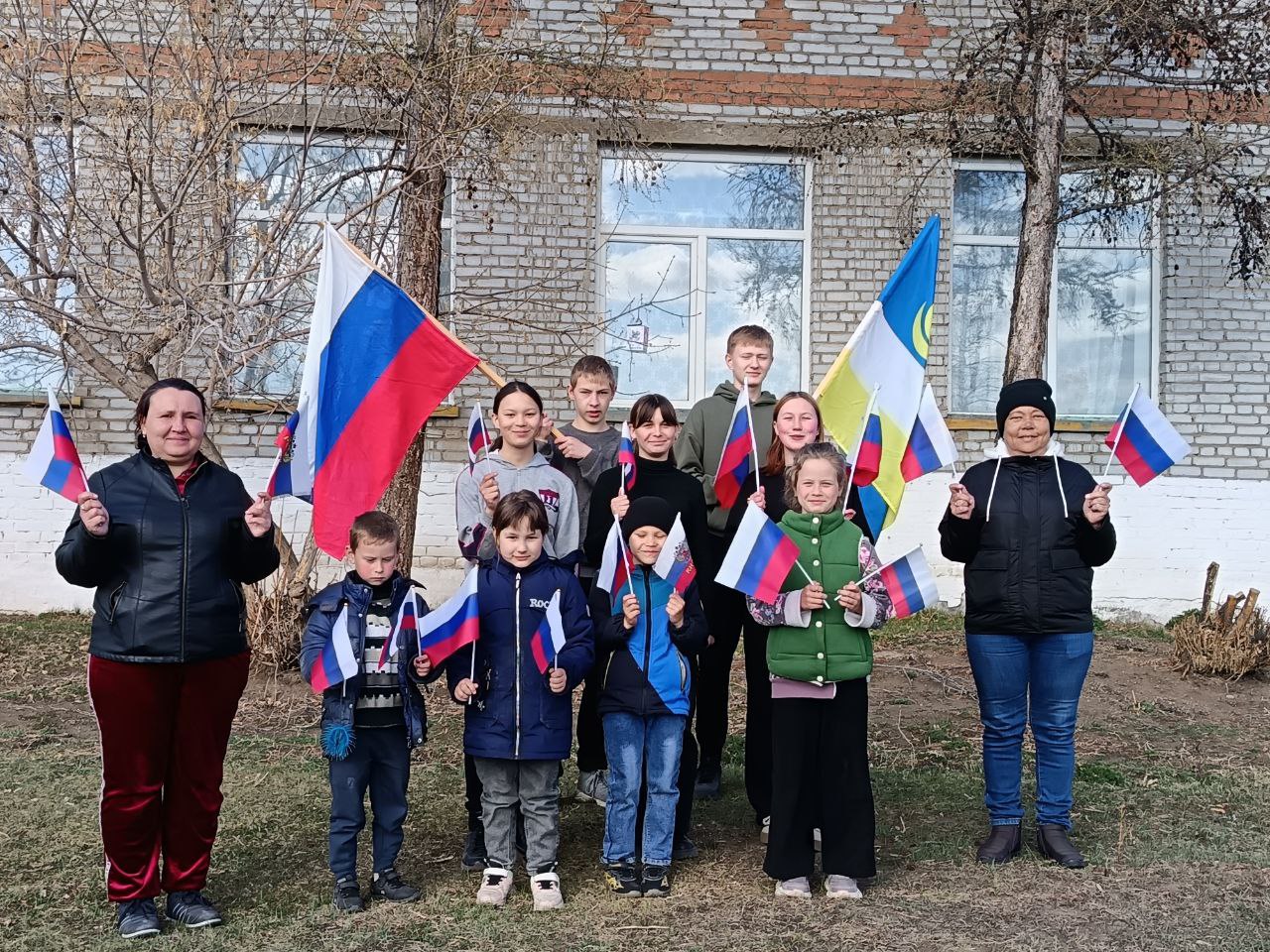 ТОС “Добрый” Акция “Мир,Труд,Май!”