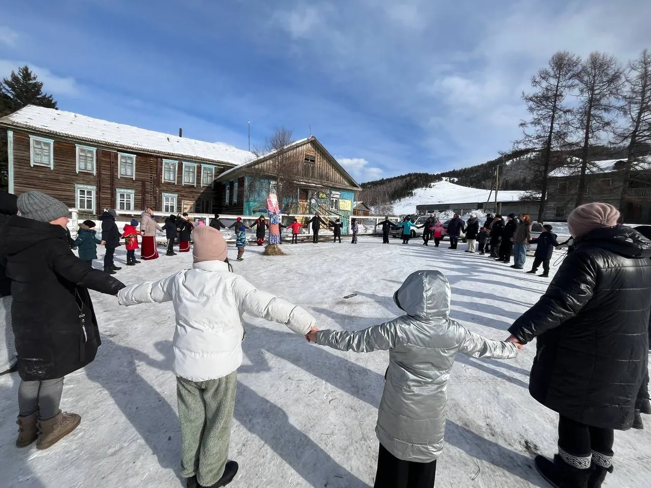 Как богатыри земли русской, Масленицу провожали.