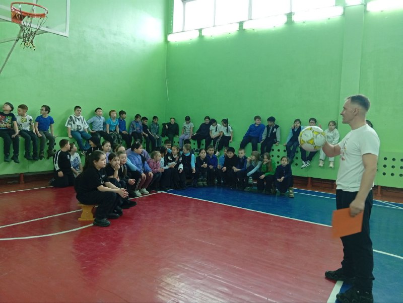 Футбол — наука быть здоровым и сильным!