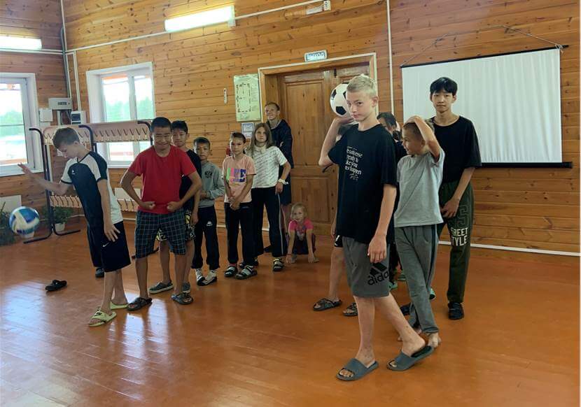 «Пусть лето с книжками смеется»